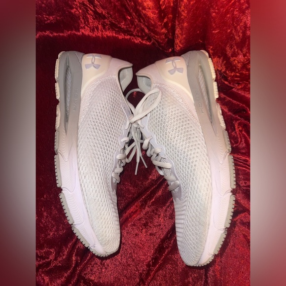 Under Armour Hovr Sonic 4 Women’s Sneakers size 11 - White EUC - Picture 4 of 10